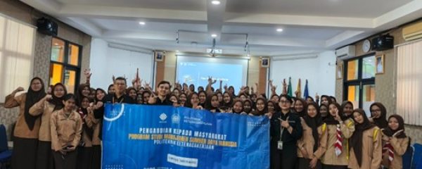 Polteknaker Bekali Siswa SMKN 20 Jakarta dengan Tips Sukses Hadapi Interview Kerja
